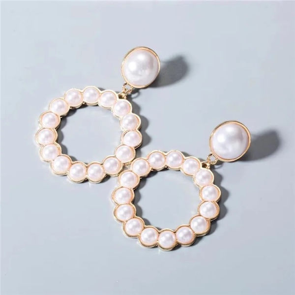 Perle ørepynt med store ringer, elegant for spesielle anledninger Pink gold one size