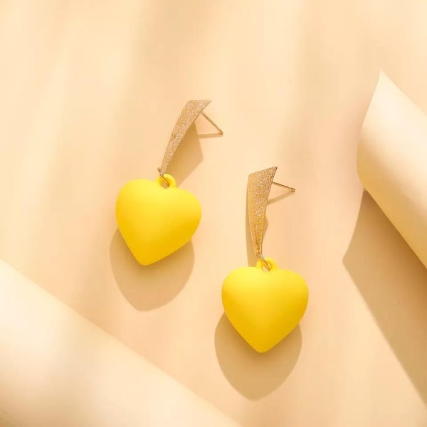Kultainen kolmio keltaisilla sydänkorvakoruilla luksusta Yellow one size