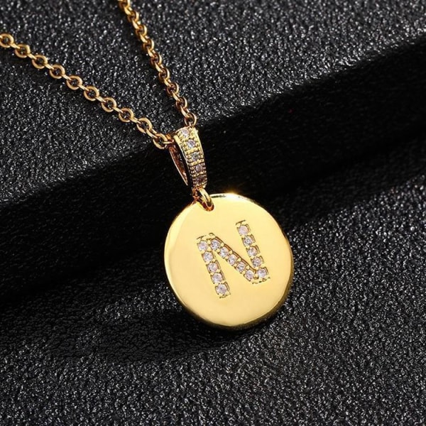 Pyöreät kirjaimet amuletit kullasta ja zirkonikullatut kaulakorut Gold one size