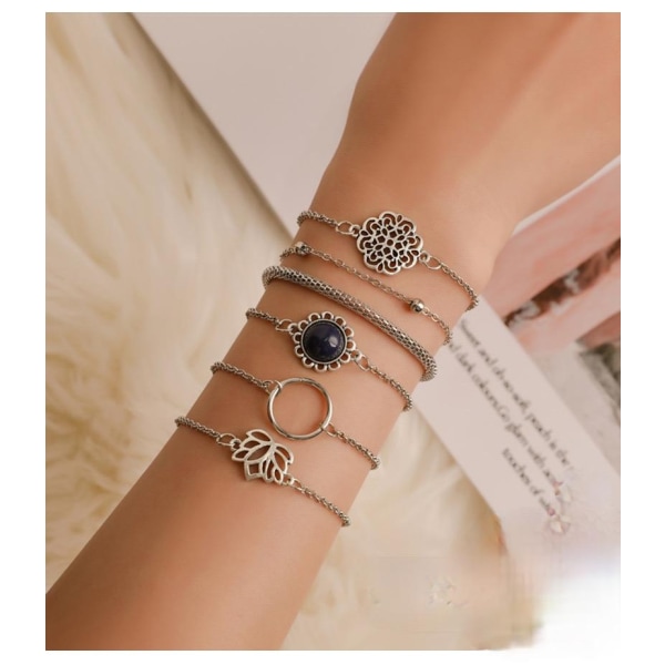 Set med 6 stk silverfärgade armband fina berlocker Silver one size