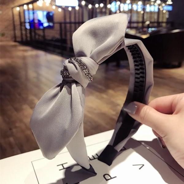 Kaunis makea tiara, jousi ja strassit useissa väreissä Grey one size