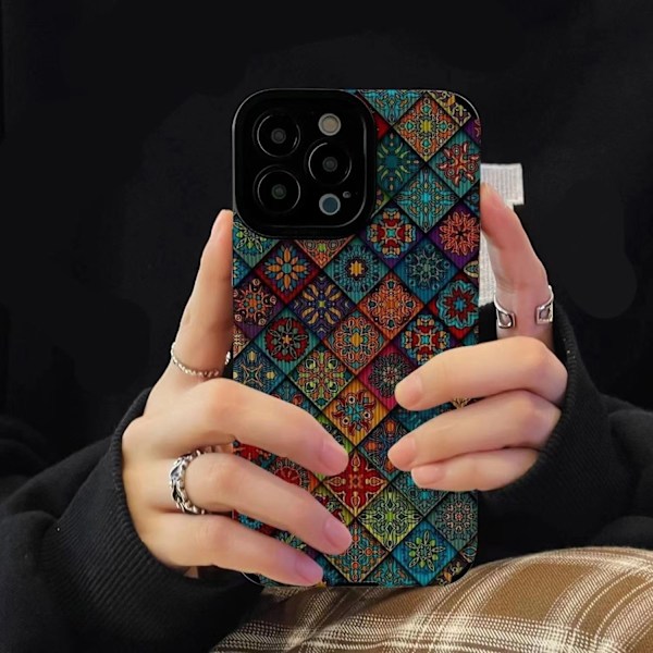 iPhone 15, 15 Pro & 15 Pro Max Cover itämaisen sininen kuviointi MultiColor one size