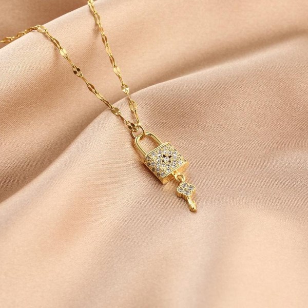 Guldpläterat halsband kedja med lås och nyckel i strass Guld one size