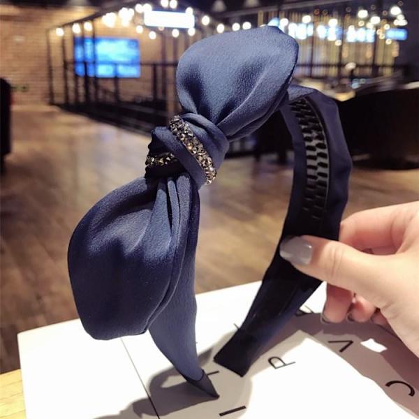 Kaunis makea tiara, jousi ja strassit useissa väreissä Marine blue one size