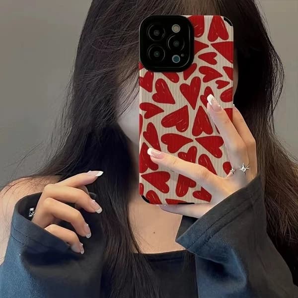 Deksel til iPhone 15, Pro & Max sweet hearts silikonrød Red one size