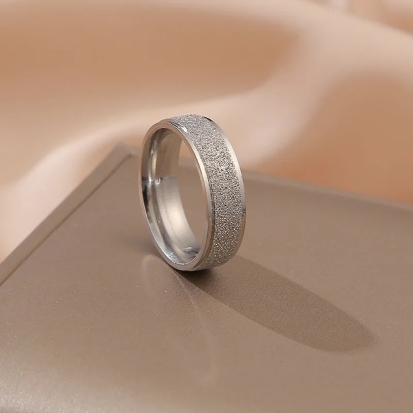 Titanium frostat stål ring med glitter glamor och hållbarhet Silver one size
