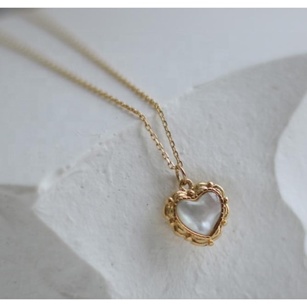 Vintage stil halsband hjärta med pärlemor guld spets 18 K Guld one size