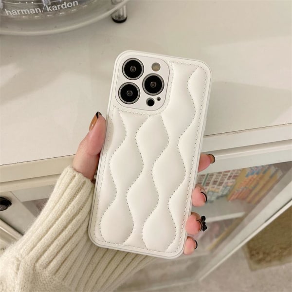 iPhone 13 polstret deksel i trendy farger brodert mønster White one size