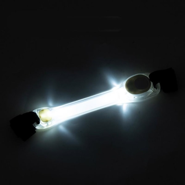 Hihna LED-valolla yövalolla koiran talutushihnaan talven monitoi White XL