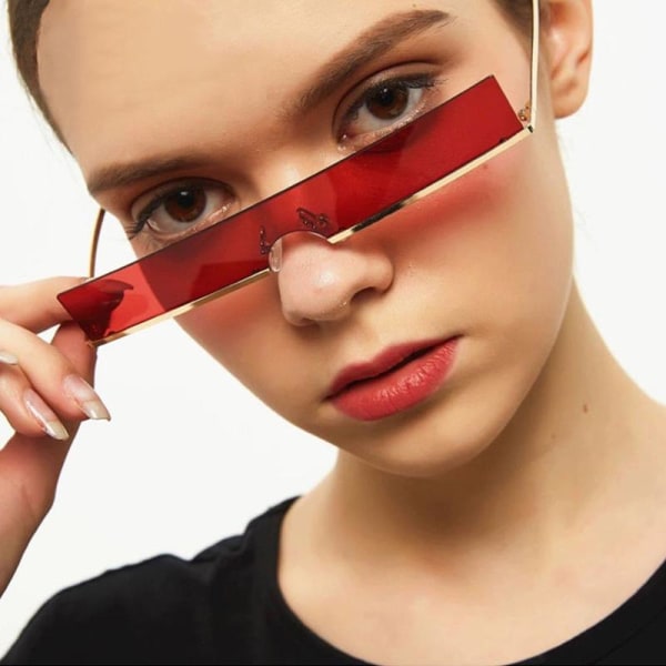 Futuristisk smale solbriller rød svart metallinnfatning Red one size