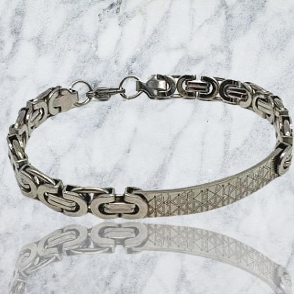 Stainless steel bracelet for men with a cool pattern Silver one size