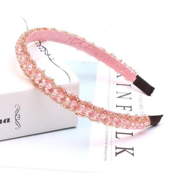 Kaunis tiara, jossa on kirjailtuja helmiä ja strasseja useissa v Pink one size