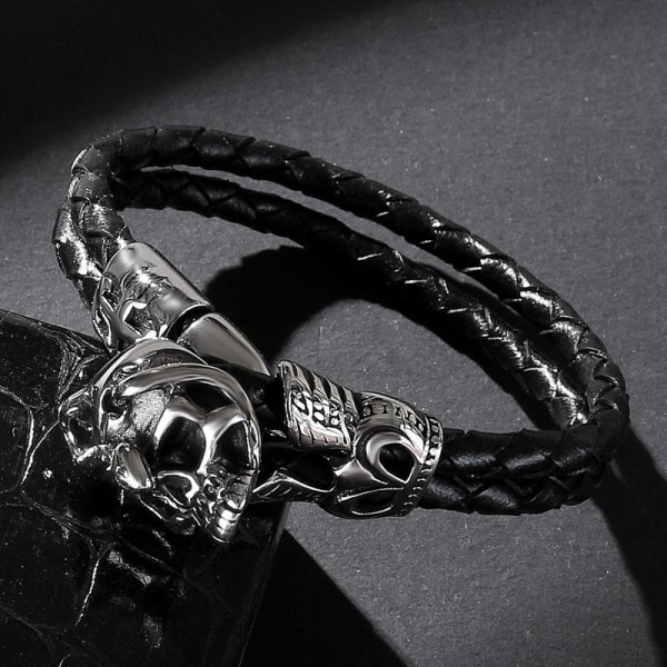 Handgjort flätat armband äkta läder med stor döskalle i silver Svart one size