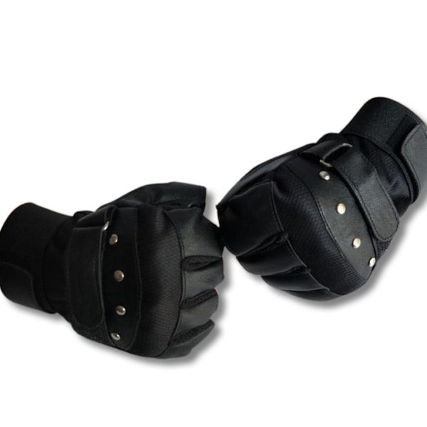 Endelig et par fine treningshansker med nagler og halvfingre Black one size