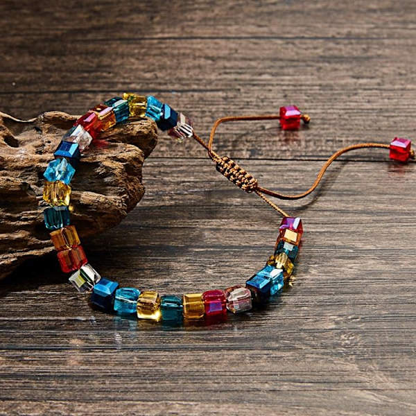 Armband med påträdda kub-formade pärlor hipster färger multifärg one size