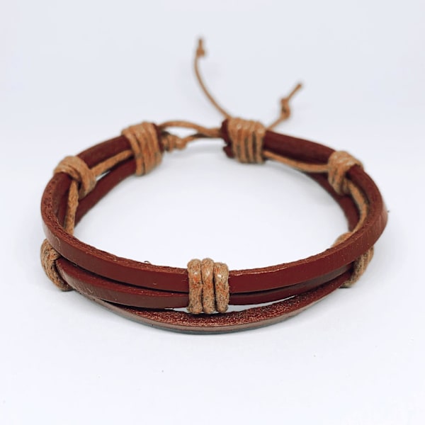 Brunt/rött armband i äkta läder med ljusa band Brun one size