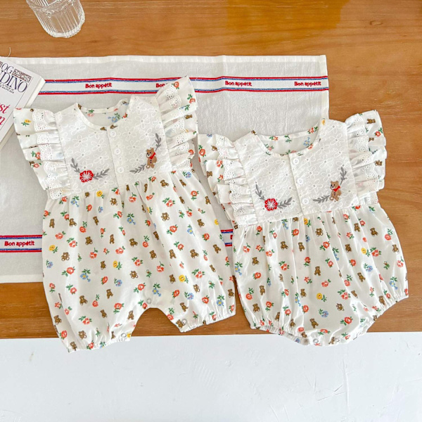 Uskomattoman söpö shortsit puku & haalari röyhelöpitsi kukka & nalle 0-6kk White Romper