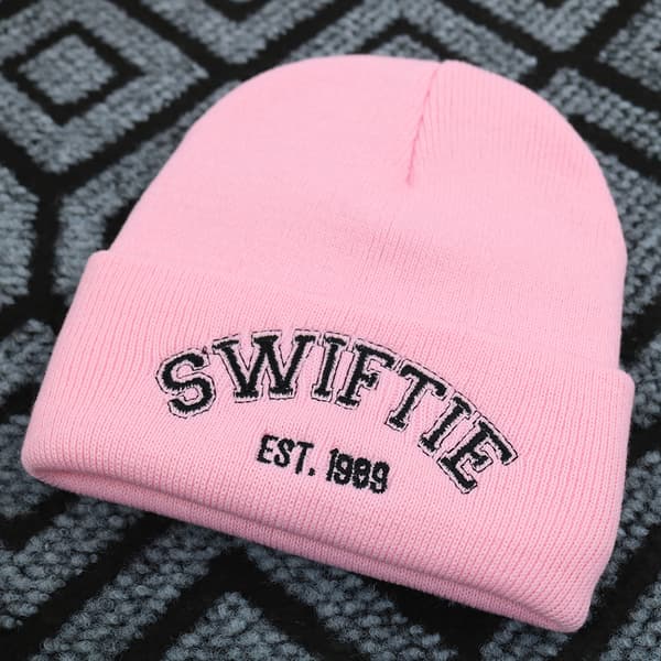 Taylor Swift Strikket Lue Monogram Ull Lue Vinter Pullover - Rosa