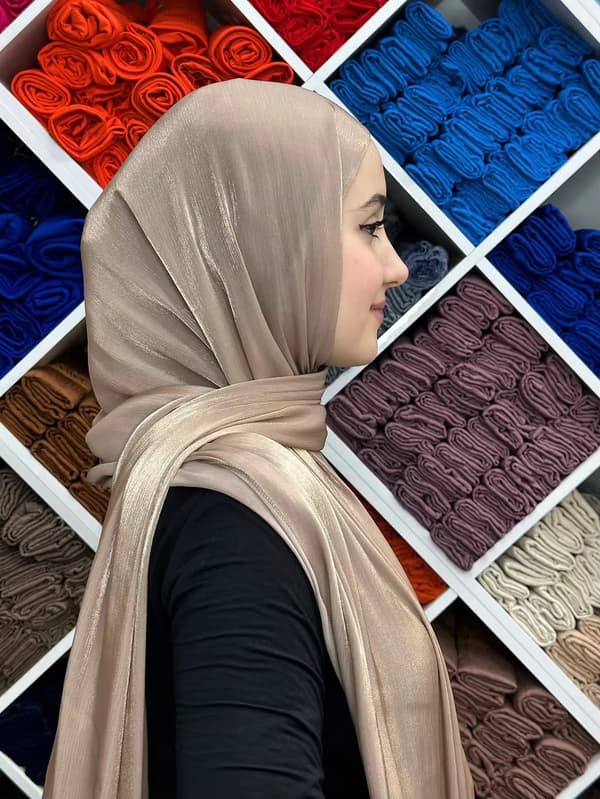 Mångsidig sjal, huvudduk, satinskimrande lång scarf - Off-White