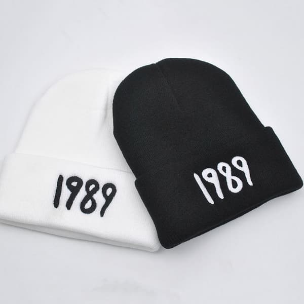 Taylor Swift Stickad Mössa Monogram Ullmössa Vintermössa - 1989 Svart