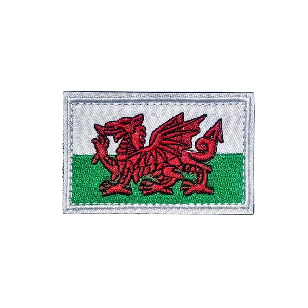 Sæt med 2 broderede stofmærker med walisisk flag