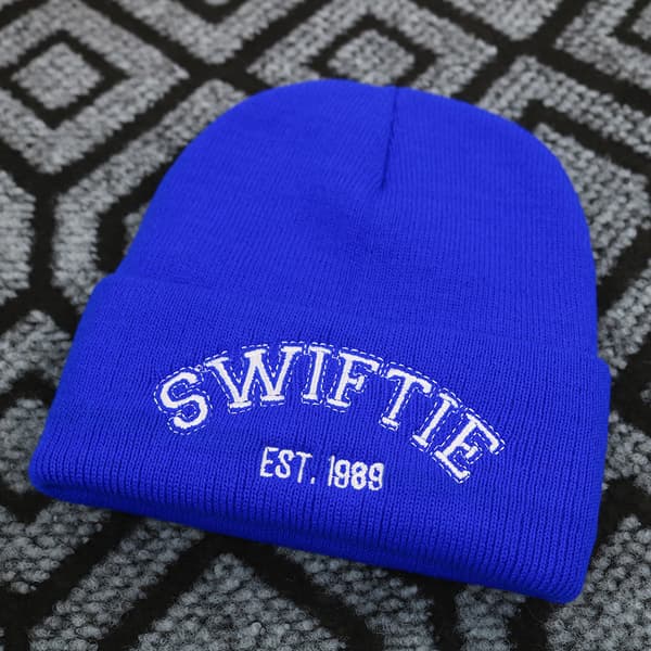 Taylor Swift Stickad Mössa Monogram Ullmössa Vintermössa - Treasure Blue