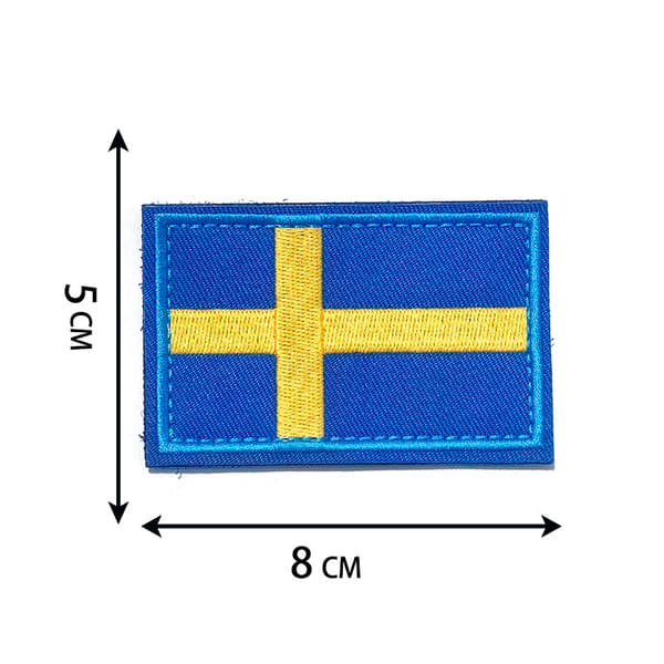 Set med 2 broderade tygmärken med svenska flaggan