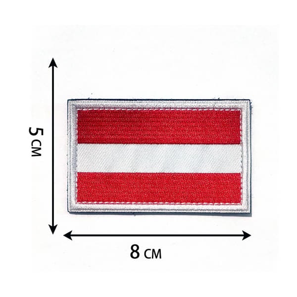 Sett med 2 østerrikske flagg broderte stoffmerker