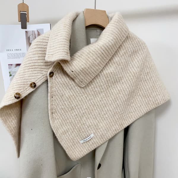 Allsidig sjal for kvinner: Varmt vinter skjerf med knapper - Beige