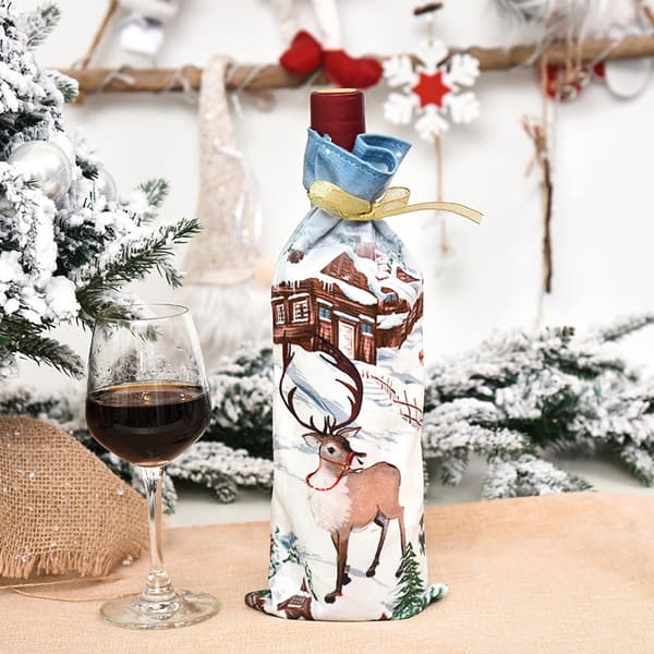 3 stycken julröda vinflaskskyddspåsar Tomte Snögubbe