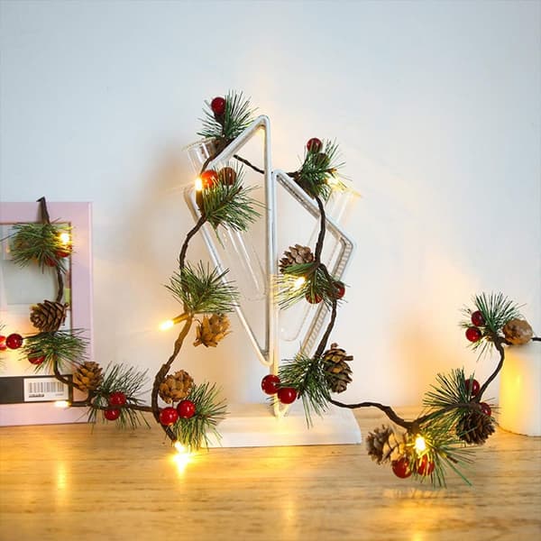Julelys med pynt, 20 LED julekrans