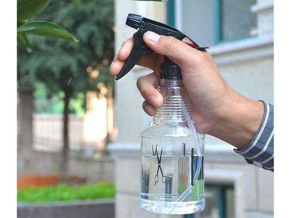 Sprayflaska för hår 250 ml transparent plast med finfördelad mist
