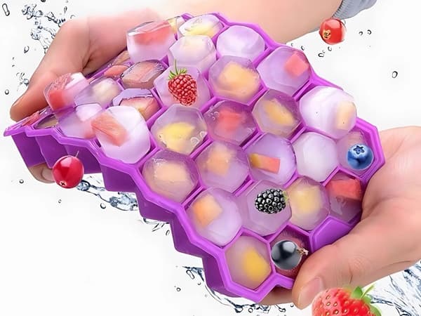 Isterningeform silikone 37 isterninger hexagon 18x11x2 cm blandede farver