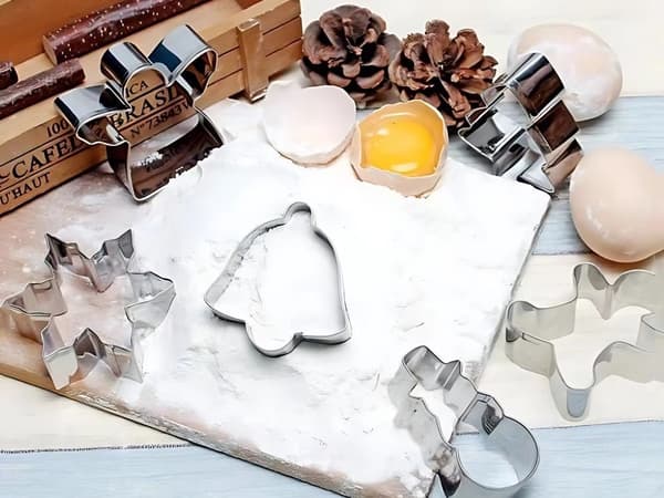 Juliga kakformar i stål 6-pack pepparkaksformar 6,5 cm