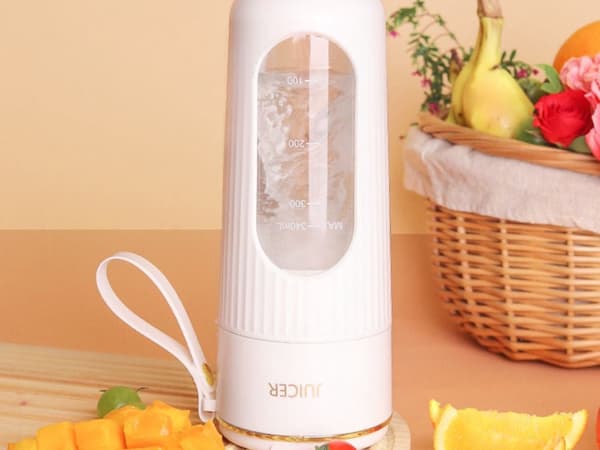 Bærbar USB-blender 340 ml med 10 blade Type-C genopladelig blandede farver