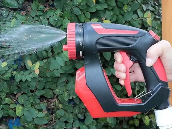 Vaahdotuspyssy autonpesuun 200 ml 8 asetusta 1/2 letkulle punainen