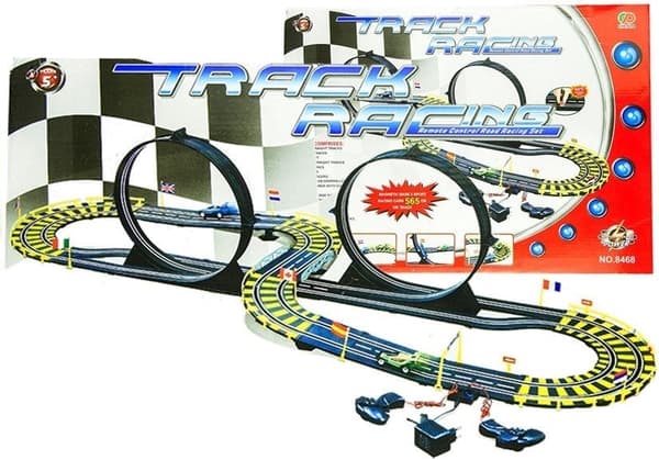 Autorata 565 cm, 2 formuliautoa, silmukat ja 220V-adapteri