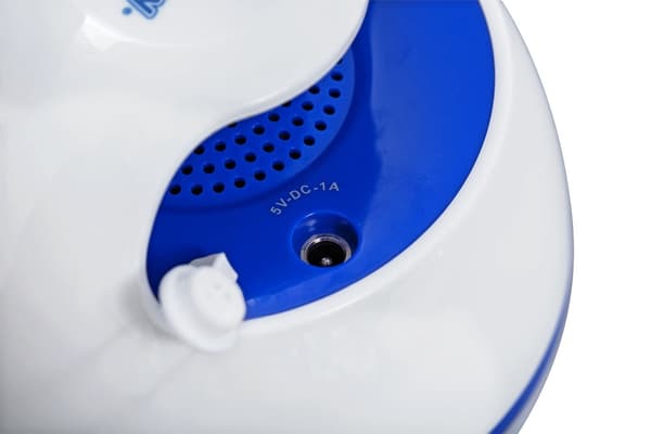 Kelluva Bluetooth-kaiutin LED-valolla 7 lägeä vesitiivis 6 h