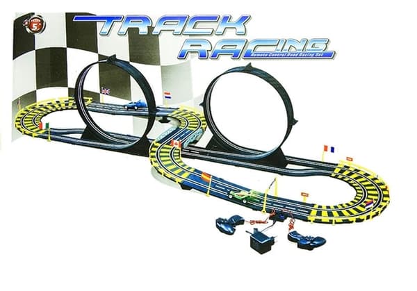 Autorata 565 cm, 2 formuliautoa, silmukat ja 220V-adapteri