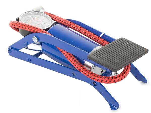 Poljinpumppu manometrillä 7 bar/100 PSI, 52 cm letku, 2 adapteria