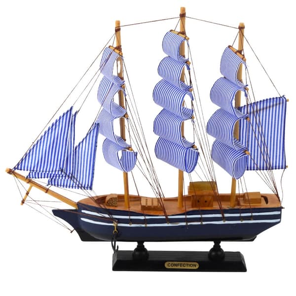 Modelsejlskib i træ 33x31 cm tremastet med udstillingsplade