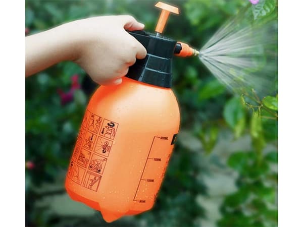 Tryksprøjte 2 L til planter med justerbar dyse og låsefunktion orange