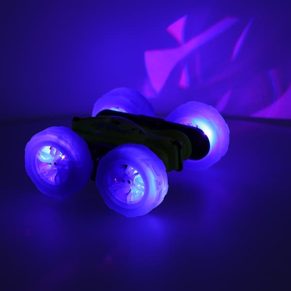 Fjärrstyrd stuntbil med LED-ljus 2,4 GHz 30 m räckvidd multifärg
