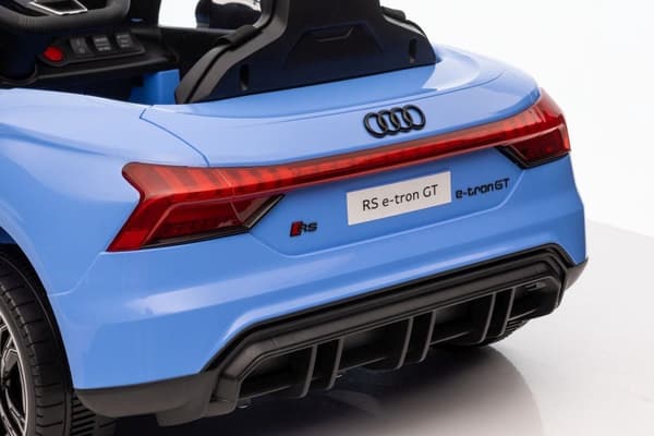 Batteridrevet legetøjsbil Audi E-Tron GT blå