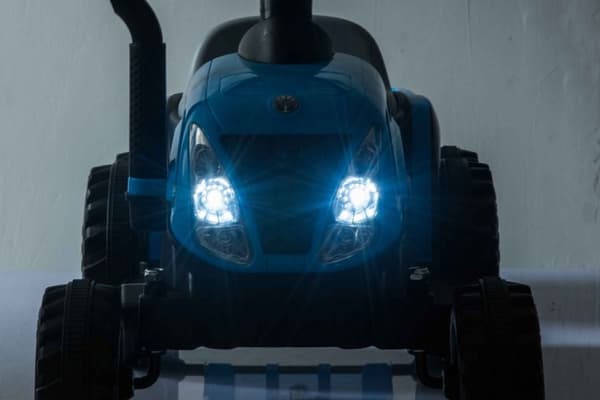Elektrisk legetraktor med anhænger A009 blå
