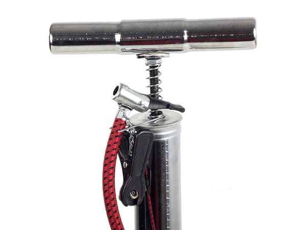 Manuell metallpump med tryckmätare slang 55 cm för däck och bollar
