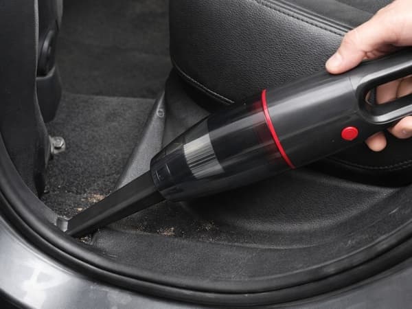 Johdoton käsipölynimuri 4–6 kPa 350 ml USB-C musta, suuttimilla