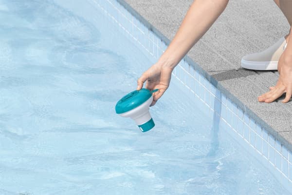 Flytande klor/bromindispenser för pool med justerbar dosering 13 cm