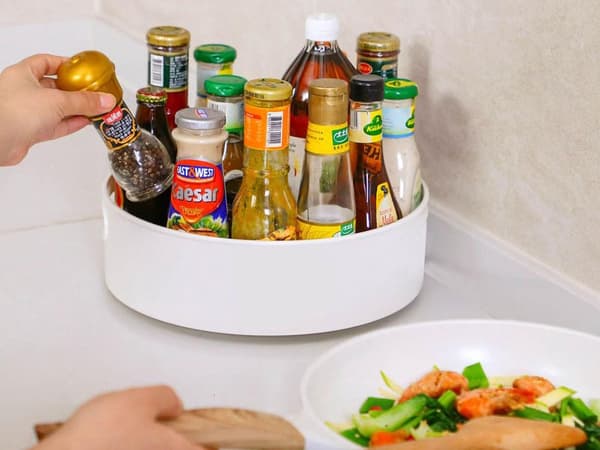 Roterande köksorganisatör med svängbar bas plast 22,5 cm