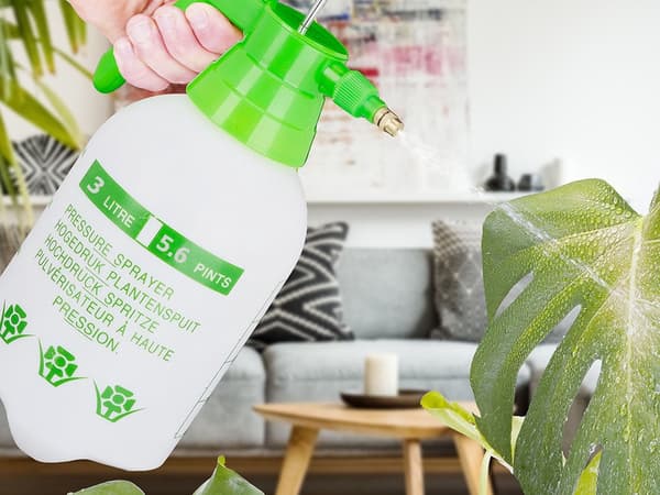 Tryksprøjte 3 L til planter med justerbar dyse og låsefunktion hvid